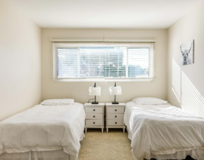 2 BD – Quiet Community – Close to Food – Shopping