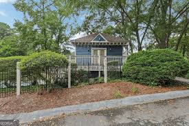 Charming 2- Bedroom Townhouse in Atlanta