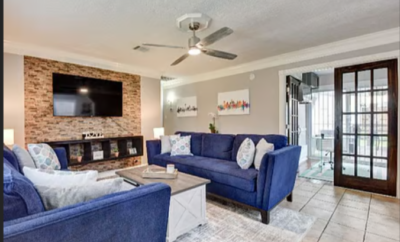 713 Casitas